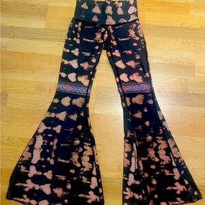 Teeki Black and brown Bells